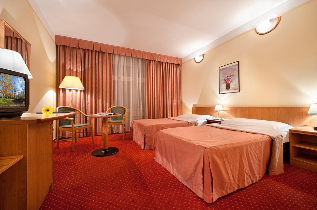 Otel Aron 3*