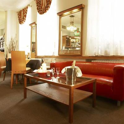 Aron Otel